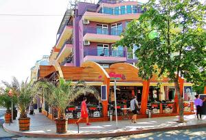 LA PIAZZA - Fun, Party, Friends
