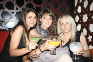 Party with FRIENDS !