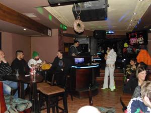 its PARTYTIME !