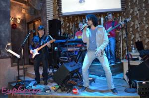 Party with WHATS UP Live Band 