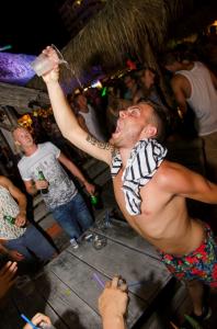 Party at Beach Bar VIKING