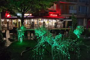 ZERO By Night