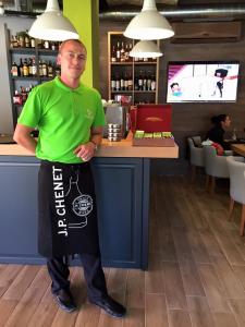 ZERO friendly Staff