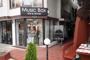 Bar & Dinner MUSIC BOX Old Nessebar