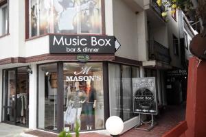 Bar & Dinner MUSIC BOX Old Nessebar