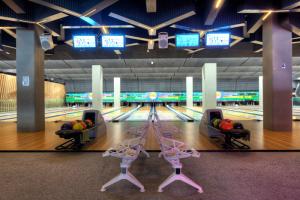 BOWLING PLAYGROUND 