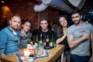 Party with FRIENDS !