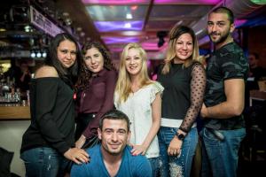 Party with FRIENDS !