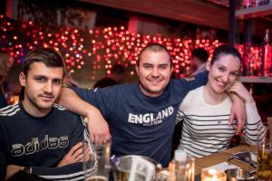 Party with FRIENDS !