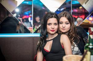 Party with FRIENDS !