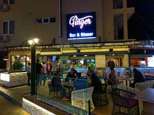 GINGER by Night