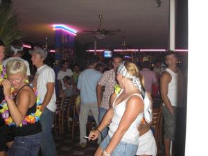 Party with FRIENDS !