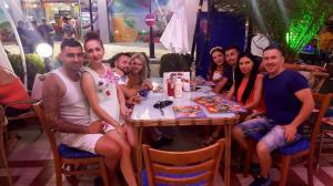 Party with FRIENDS !