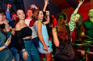 Students Party with GALIN