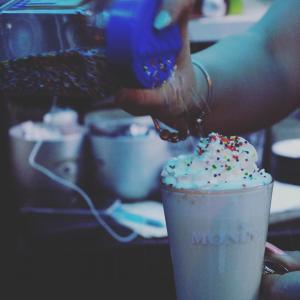 Cocktails & Drinks