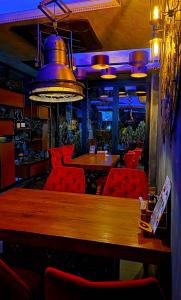 Bar & Dinner BIZARRE