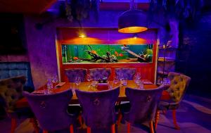 Bar & Dinner BIZARRE