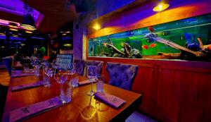 Bar & Dinner BIZARRE