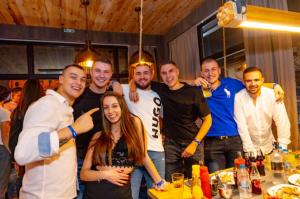 Students Party with DESISLAVA