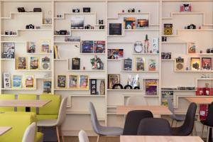 STUDIO CAFE