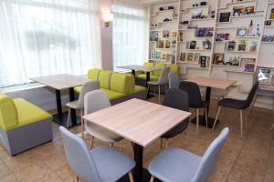 STUDIO CAFE