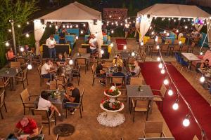 Shisha Lounge Bar &amp; Dinner HUKKA HOUSE garden