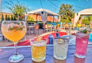 Cocktails & Drinks