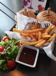 Bar &amp; Dinner ELIDIS
