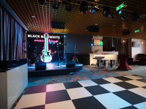 Piano Lounge BLACK AND WHITE