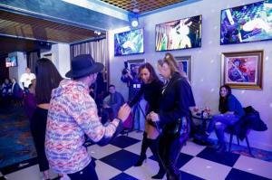 Party with DARA EKIMOVA