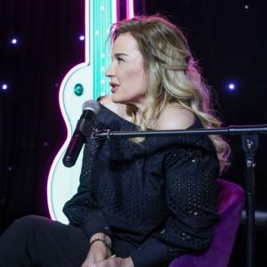 Елегантно с АНЯ ПЕНЧЕВА