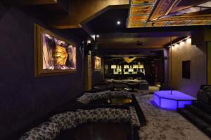 CLEOPATRA Interior