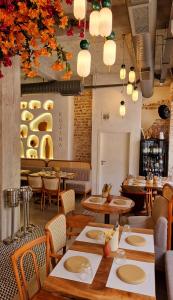 Greek Eatery KUZINA