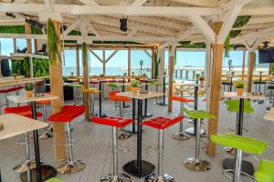 SAHRA LOUNGE